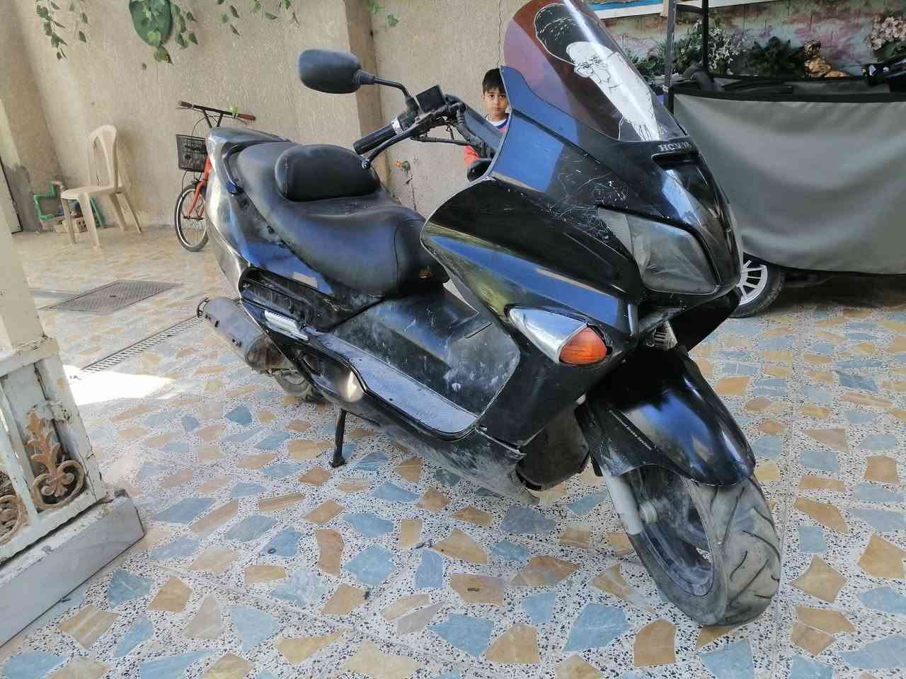 سلام عليكم صفر ٦ صار شهر تاركه وماشتغلت ابيع كوم حديد سعر ٣٠٠ بغداد حي او ***********4
