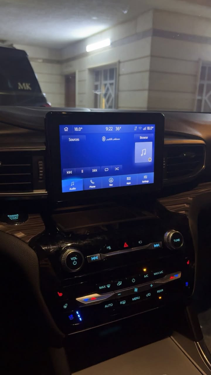 فورد اكسبلورر. |   2023 Explorer 
لمتد Limited 
فول عدا الفتحة
المواصفات العامة:
- اوتو هولد
- ⁠تحديد مسار
- ⁠تدفئة تبريد كشنات
- ⁠تدفئة كشنات الصف الثاني
- ⁠محرك 4 سلندر تون توربو 
- ⁠ نظام الكاميرات المحيطية بزاوية 360 درجة.
- ⁠مثبت السرعة التكيفي (Adaptive Cruise Control) مع ميزة التوقف والانطلاق وتحديد منتصف المسار.
- ⁠نظام التحذير من الاصطدام الأمامي مع مكابح الطوارئ التلقائية (AEB) ورصد المشاة.
- ⁠نظام مراقبة النقاط العمياء (BLIS) والتحذير من حركة المرور المتقاطعة عند الرجوع للخلف.
- ⁠ حساسات ركن أمامية وخلفية.
- ⁠كار بلي
- ⁠كشنات vip
- ⁠ الإضاءة: مصابيح أمامية وخلفية ومصابيح ضباب تعمل بتقنية LED بالكامل.
- المرايا الجانبية: قابلة للطي كهربائياً، مدفأة، وتحتوي على إشارات انعطاف وإضاءة ترحيبية.
• صندوق كهرباء
• ⁠التكييف: أوتوماتيكي ثلاثي المناطق (تحكم منفصل للسائق، الراكب الأمامي، والمقاعد الخلفية).
• ⁠ميزات إضافية: شاحن لاسلكي للهواتف الذكية، إضاءة داخلية محيطية خافتة (Ambient Lighting)، وستائر يدوية للنوافذ الخلفية.
بالأضافه الى مواصفات اكثر معروفه

الحادث جاملغ امامي وبنيد فقط ..
🔴ضمان سلامه المحرك والكير
ايرباك مرجع سستم
حالة السياره ممتازة شرط الفحص 
واكو ملاحظات بسيطة بالواتس اوضحها للجادين
مكان السيارة بغداد رقم بغداد 
بأسمي تحويل مباشر
سعر 270 
للإستفسار اكثر 
التواصل مع الرقم التالي 
 *********** واتساب.
مكلف بل نشر
