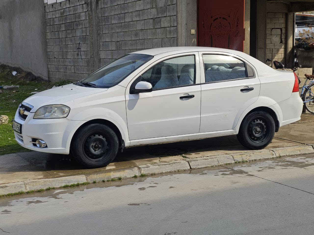 Aveo LS 2009
مەکینە گەورەی تۆماتیک، چوار جام کارەبا، یەک پارچەی بۆیاخە لەسەر ساخی بۆیاخ کراوەتەوە، سەناوی مانگیکە بەسەرچوە، سەیارەکە زۆر پاک و جوان ماوەتەوە، ٦٥ وەرەقە و مامەڵەیەکی کەم

*********** السليمانية, العراق
