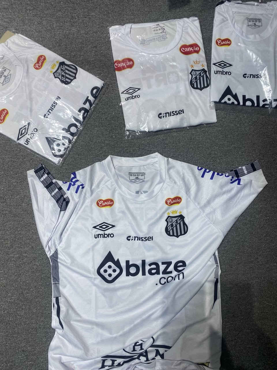 شلعة 45 قطعة تايلندي درجة ثانية خامة حلوة ومرتبة دريس اسم ورقم 

سعر القطعة 5 الاف…فقط 

ملاحظة اكو بيهن قياس واحد  واكو بيهن ٣ قياسات مختلفة

اقل طلب 25 قطعة 

الحجز واتساب فقط ***********
