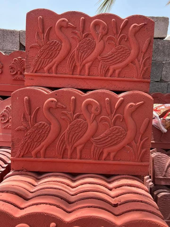 نقدم لكم أجود أنواع الكاشي العراقي المصنّع بأحدث المكابس الأوتوماتيكية، وبمقاسات 40×40، مضمون وناجح بامتياز في الفحص المختبري.
جودة لا مثيل لها:
​المواد الأولية: نستخدم رملًا وحجرًا مغسولين وخاليين من الشوائب والأملاح.
​الاسمنت: اسمنت عالي الجودة خاضع للسيطرة النوعية.
​الماء: ماء حلو نقي خالٍ من الأملاح.
​الأسعار (داخل بغداد)
​كاشي الموزاييك: سعر المتر يبدأ من 7/500دينار عراقي.
​كاشي مطعم بالمرمر: سعر المتر يبدأ من 12,000 دينار عراقي. يتوفر نوع آخر من المرمر بسعر 14,000 دينار عراقي.
​منتجات أخرى متوفرة
​أشتايكر بمقاسات 60×40 و 80×80.
​سنادين، مساطب، وسواقي.
​بآيات تعليق ومقرنص.
​إزارة، رصيف، وزفت.
​لاين حدائق.
​مستعدون لتجهيز المشاريع الحكومية والأهلية.
​للحجز والاستفسار، مراسله الصفحه او الاتصال على الرقم ***********متواجد واتساب
