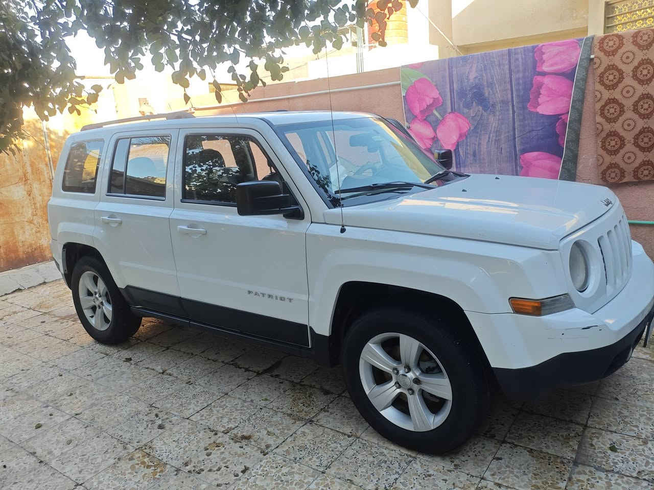 سلام عليكم  جيب باتريوت وارد امريكي 2016 ضربه خلفيه باب صندوك تصليح بدون تبديل مكينه تنقص دهن سنويه بسمي تحويل ثاني يوم مكان بصره زبير  *********** سعر 120 وبيها مجال
