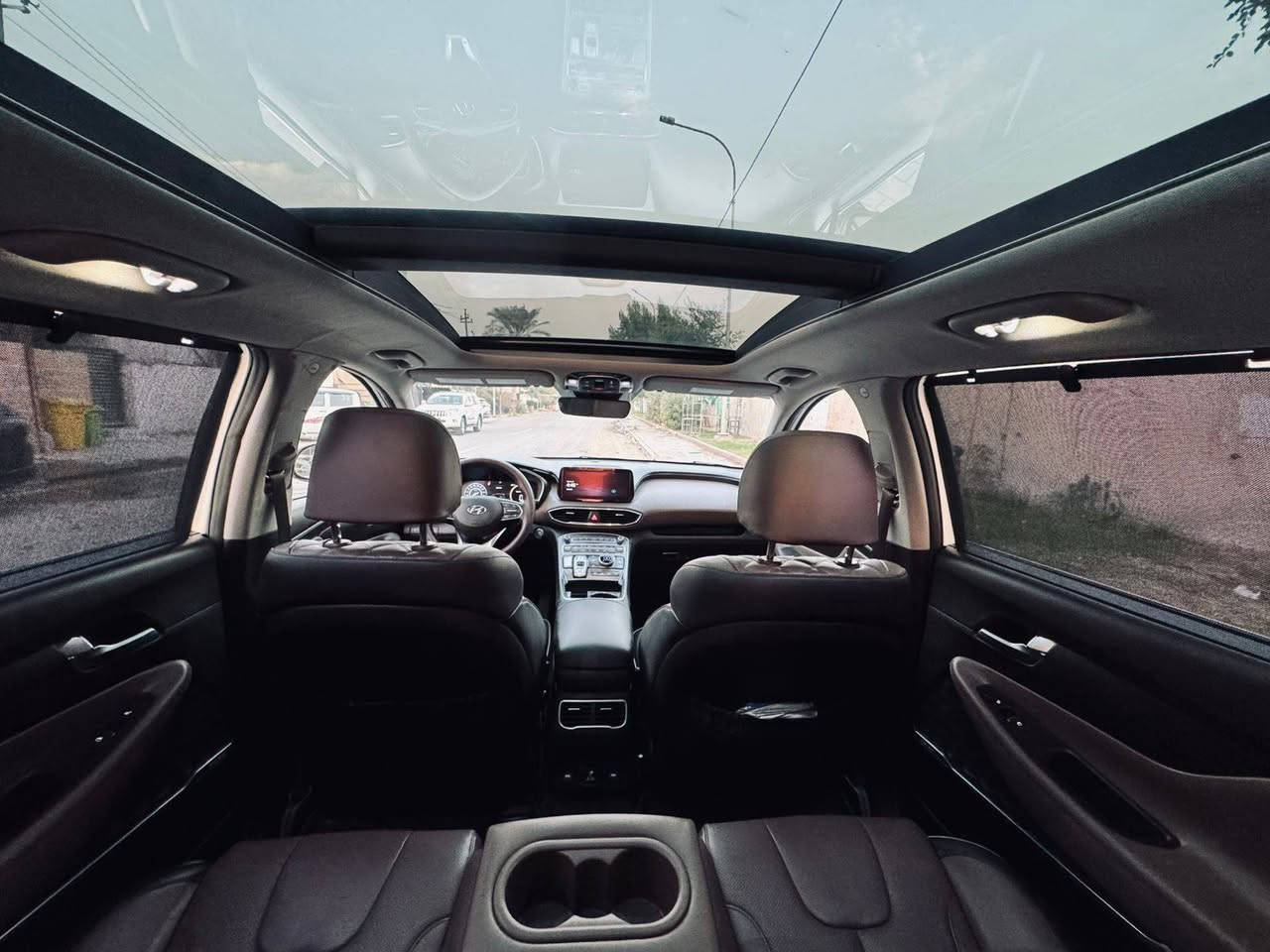 سنتافي plugin hybrid 
موديل ٢٠٢٣ وارد امريكي 
ممشى: ٣٥ الف ميل
المواصفات: لمتد فول مواصفات 
سنوية جديدة باسمي تحويل ثاني يوم
كير و محرك و هايبرد افحص وين ميعجبك
ضرر السيارة بابين اليسار و مبدل نفس اللون مطابق ١٠٠٪؜ و صبغ بالدوسة بسيط
رقم صاحب سيارة ***********
