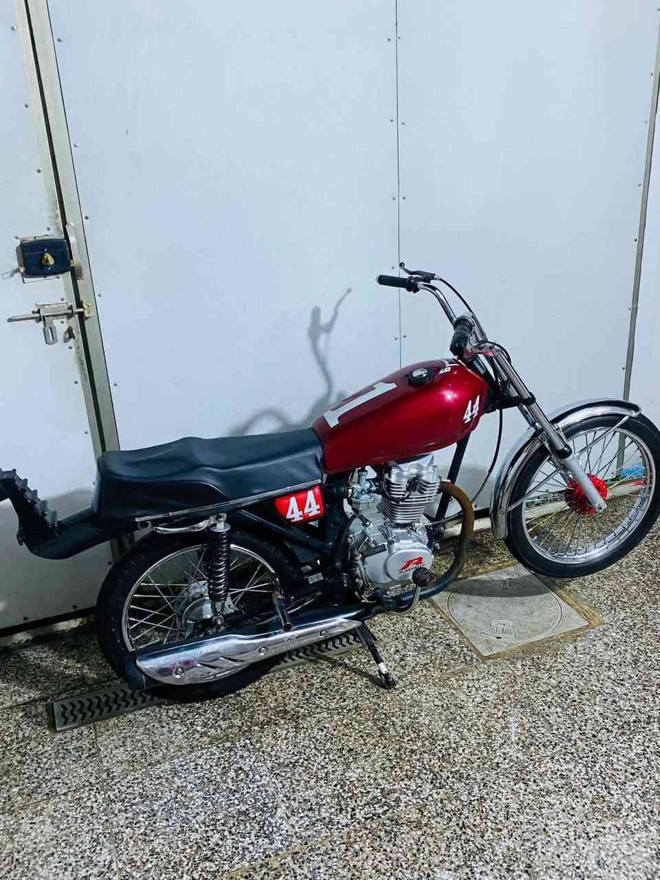 سلام عليكم دراجة للبيع اصولي الشاصي 21 ولتعميرا 25 دراجا ما بيها وكيل مكاتبت شارع ولمكينه صاطره بس وما عايزا برغي نصبا وشكل ونضافا سعر خاص مفتوح


**إذا كنت صاحب هذا الإعلان وتريد حذفه لأي سبب، رجاءا أرسل رسالة إلى الدعم الفني**