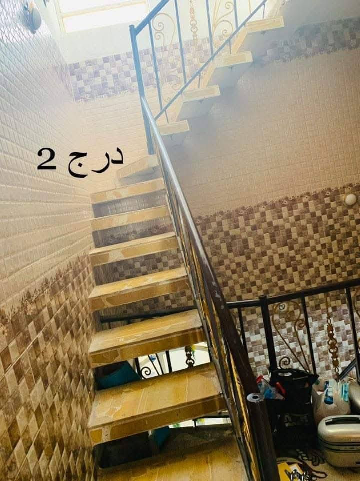 بيت 100 متر طابقين حي المجتبى طابو صرف بناء طابوك مسلح شارع 10 متر خلف أسواق الكفيل ثالث بيت عن الشارع العام للبيع فقط للتفاصيل أكثر الاتصال على الرقم *********** متواجد واتساب
السعر 200 وبي مجال بعد المعاينة مع صاحب الدار
تفاصيل البيت
استقبال صالة مطبخ غرفه صحيات داخليه وخارجية الطابق 2 غرف صاله صحيات سطح جاهز للسكن موضح بالصور

