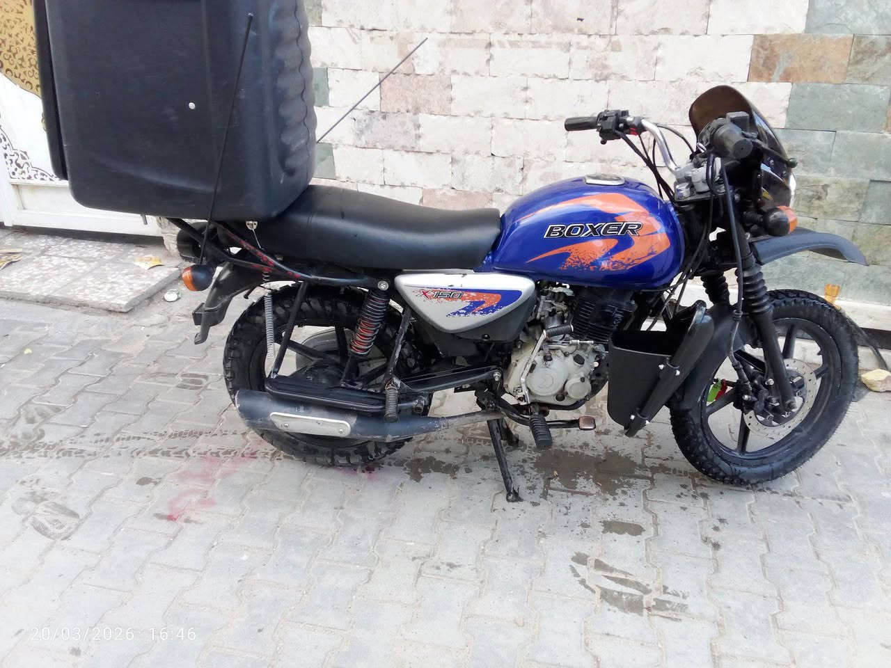 سلام عليكم 
بوكسر 23اوراق أصولي نضافه 85بالميه كهربائيات كامله نكره سلف محرك مكفول مفتوح فقط زنجبيل ويستمر بوشه بلاد جيب الفةفيتر وفحص 
مكان بغداد الحريه ***********
