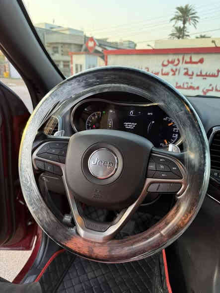 سلام عليكم 📍🪬
جيب كراند شيروكي فئة ال  S اس ( خـليـجـي ) 
‏‎موديل 2021 فول مواصفات وكالة هارلم ام ضمان 
المحرك : V6.  3.6L ‎  
رقم اربيل الجديد بسمي تحويل ثاني يوم  ؟
سياره مكفوله من الصبغ و التبديل و البارد 
سياره جديده جدا ارضيات الشركه 
سياره جديده استخدم شخصي و قليل 
‏‎ السيارة وكالة هارلم 
لون ماروني سياره جديده بمعنى الكلمه 
‏‎* المواصفات :
‏‎*رادار جانبي 
‏‎* نقطة عمياء .
‏‎*داخل جلد 
‏‎* دفع رباعي 4x4 . 
‏‎* فرش المقاعد من الجلد . 
‏‎*صفي المقاعد الأمامية كهربائية .
‏‎* ذاكرة لحفظ وضعيات الجلوس . 
‏‎* صفي المقاعد الأمامية مع تدفئة . 
‏‎* صف المقاعد الخلفية مع تدفئة . 
‏‎* ويل قياس 20 انج .
‏‎* مقود السائق كهربائي . 
‏‎* تدفئة ستيرن . 
‏‎* سقف بانوراما .
‏‎* شاشه كبيرة 8.4 انج .
‏‎* نظام الملاحة (GPS) . 
‏‎* نظام خاص للطرق الوعرة . 
‏‎* مصابيح امامية زنون . 
‏‎* المصابيح الأمامية مع LED لايت . 
‏‎* كشافات ضباب بروجكتر زنون . 
‏‎* تشغيل عن بعد .
‏‎* صندوق كهربائي .
‏‎*  حساسات أمامية . 
‏‎*  حساسات خلفية .
‏‎* كاميرا خلفية .
‏‎* بخاخ ماء لتنظيف المصابيح الامامية .
‏‎* مرايا بخاصية التعتيم الذاتي . 
‏‎* مرايا جانبية قابلة للطي . 
‏‎* بلوتوث تلفون . 
‏‎* محدد سرعة . 
‏‎* نظام تشغيل واطفاء اوتماتيكي للمحرك للتوفير من صرف الوقود . ( Auto Start System ) .
‏‎* نظام بريك اوتماتيكي ( Auto Break System ) .
السعر 365 ورقه 💲 و بيهه مجال 
و ماكو بهيج سعر شوف السوك 
‏‎للاستفسار اكثر  *********** 
مكاني بغداد 
بيع او مراوس حسب قناعه
