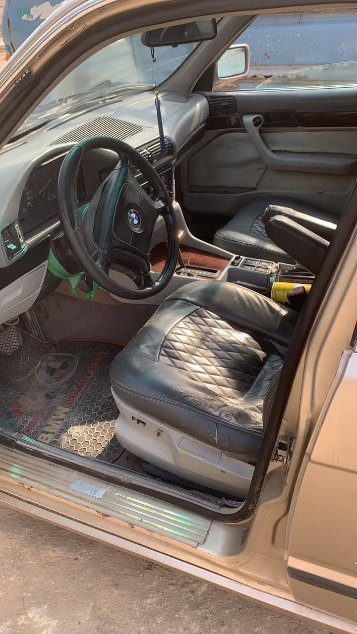 السلام عليكم BMW525مسكر فانوس ماكينة ستة اسلندر كير و ماكينة حدادية مكفولات السعر 50وبيها مجال المكان كربلاء ***********
