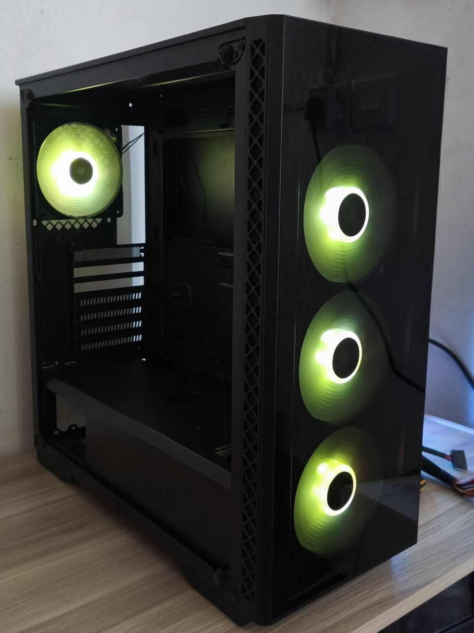 السلام عليكم 
كيس فارغ مستخدم نظيف جداً بالكارتونه للبيع
DeepCool MATREXX 50
4 فان مع تحكم الوان كامل ARGB
السعر 65 الف (سعر ثابت)
مكاني بغداد ومتوفر توصيل


**إذا كنت صاحب هذا الإعلان وتريد حذفه لأي سبب، رجاءا أرسل رسالة إلى الدعم الفني**