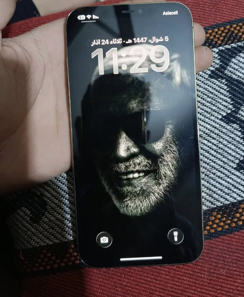 12 برو ماكس جهاز نظيف جدا مكفول من الفتح بطارية 86 ماكو صرف ذاكرة 256 الجهاز وتر بروف ظربة بظهر بسيطة ما مأثرة بشي مكاني ديالى *********** ويا 3 كفرات 🤣وشاحنة
