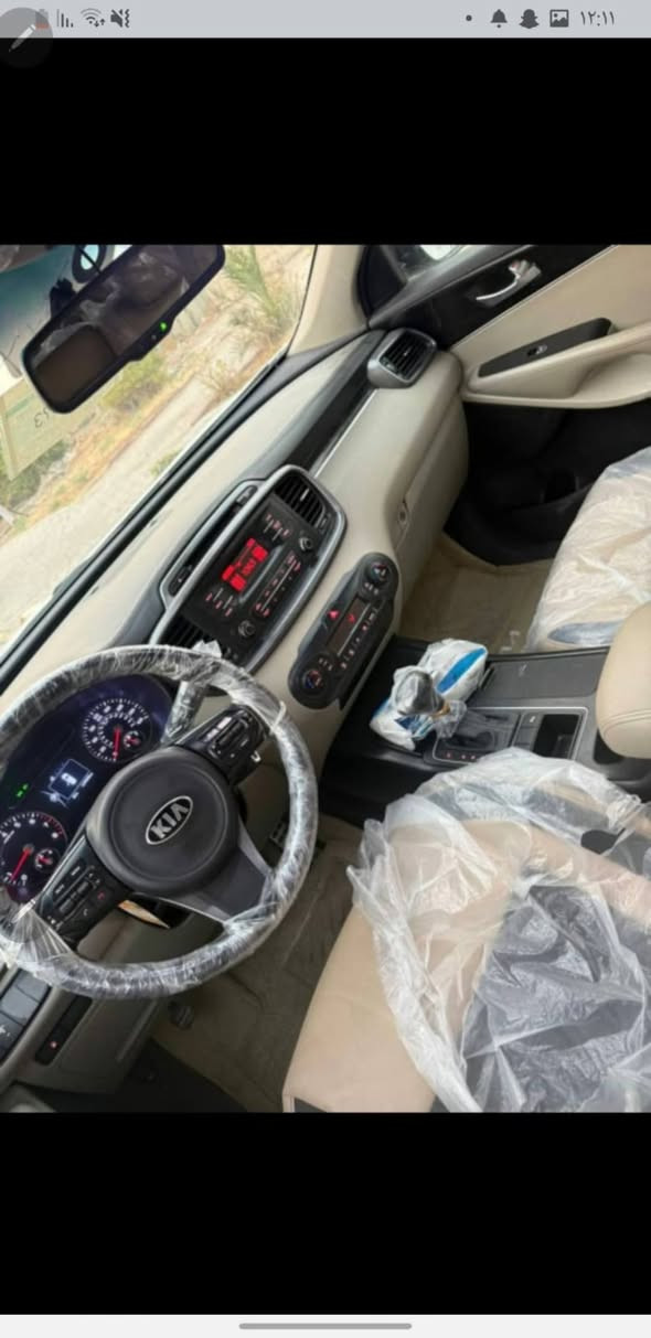 عليكم سورنتو خليجيه السياره نضيفه ومال. بيت. رقم سليمانيه وبسمي السياره ومتوازي  ع البيعه. بسبب ضرف. الله شاهد السياره ما ناقصه اي. شي بس. الحمد الله والشكر. صار عندي. ضرف. واتوازيت علا بيعته للجاد ***********
