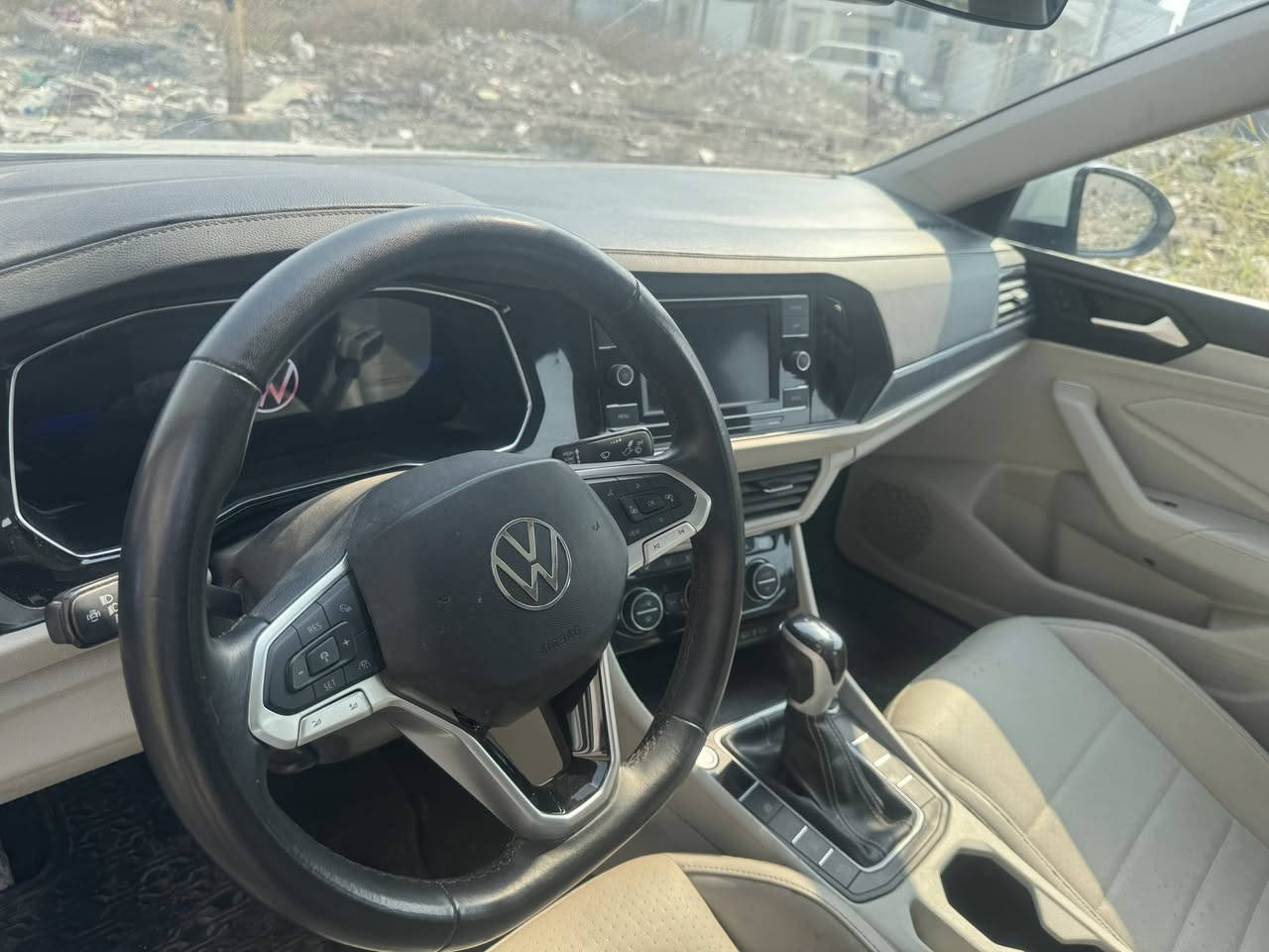 جيتا موديل ٢٣ رقم اربيل  السعر ١٦٠ وبيها مجال  صور الضرر موجوده محرك حجم  ٢٠٠٠فقط خابر وتدلل ***********
