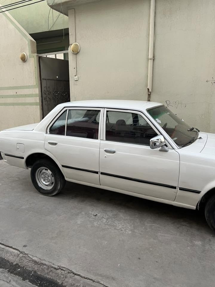 كرونا موديل 1980 رقم كركوك مشروع وطني شرط گير ومحرك تبريد ثلج سنوية عاج 2030 شرط التحويل بيها دفتر بنزين السيارة نظيفة مثل متشوفون السعر 38 وبيها مجال بسيط 
***********
