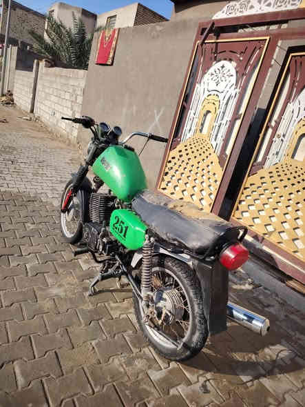 سلام عليكم من رخصت مديرالكروب دراجه ٢٠٠١للبيع شاصي مكفول كهرباءيات شغاله دراجه عوزه ترتيب كلش بصيط السعر عله هاذه الرقم ***********
