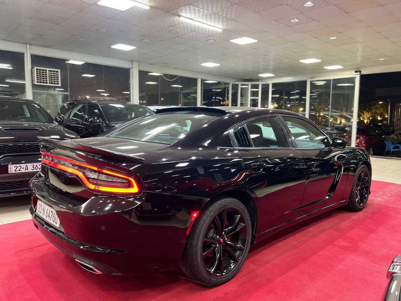 السلام عليكم ورحمة الله وبركاته.
من رخصة صاحب الكروب المحترم
________________________________
✅اسم السيارة : دوج جارجر SXT 
✅الموديل :  2017
✅رقم السيارة : بغداد نقل ملكية بأسم المشتري 
✅السعر :  185 ورقه
✅الضرر : الابواب اليمين تبديل نفس اللون  بدون اي ضرر داخلي
✅الايرباكات : بدون ضرر ايرباك  
________________________________
🔻1-حجم المحرك 6 سلندر 3600 
🔻2-ويل كب حجم 20  مع طقم تايرة 🔻بحالة ممتازة 
🔻3-بصمة ابواب و بصمة تشغيل  وتشغيل عن بعد
🔻4-لايتات زينون عالي ناصي  منظومة كامله 
🔻5-حساس خلفي اصل 
🔻6-غرفة السيارة مخمل اسود
🔻7-تحكم كهربائي لمقعد السائق 
🔻8-تحكم ستيرن جهتين متكامل  
🔻9-شاشة كبيرة اندرويد تحكم متكامل بتفاصيل السيارة 
🔻10-كامرة خلفية دوارة 
 

🔵السعر المطلوب : 185  ورقة مع المجال البسيط

☎️***********
