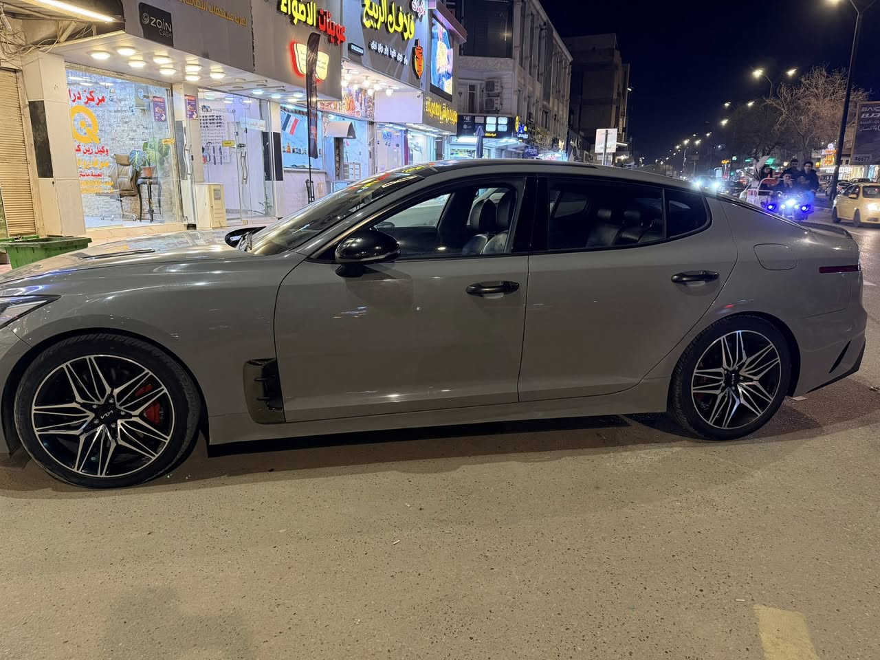 كيا ستنجر 2022 Gt1
محرك 3.3تيربو

بدون تبديل بدون صبغ بارد قليل فقط
ماشيه ٣٣ميل 
رقم بغداد سياره جديده
***********
