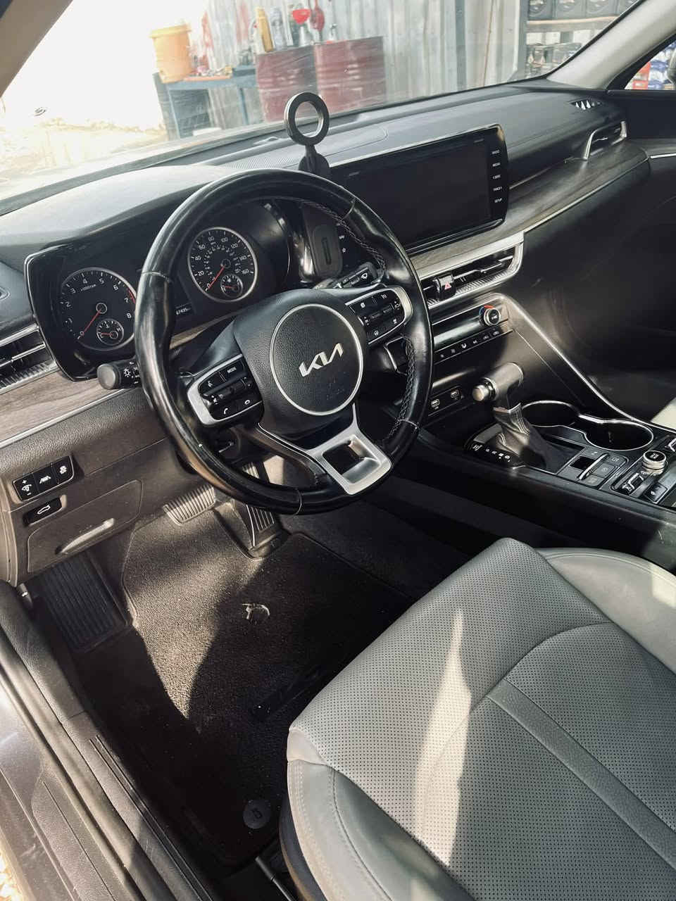 EX.     K5
موديل 22
حادث البنيد فقط بدون ايرباك حته الدعاميه نفسه وبدون دواخل
مكينة 1600 تيربو
رقم اربيل اريد تحويل او وكاله
فول السيارة للاخير
5 كامرات 
كشنات جلد تدفئه وتبريد
كشنات خزن
سستم صوت
كراسي كهرباء
شاحن لاسلكي
بنراما
وبعد بيها هواي مواصفات ما يحتاج اذكرهن
مراوس بجارجر 
مكاني نجف

‭0783 832 4260‬
