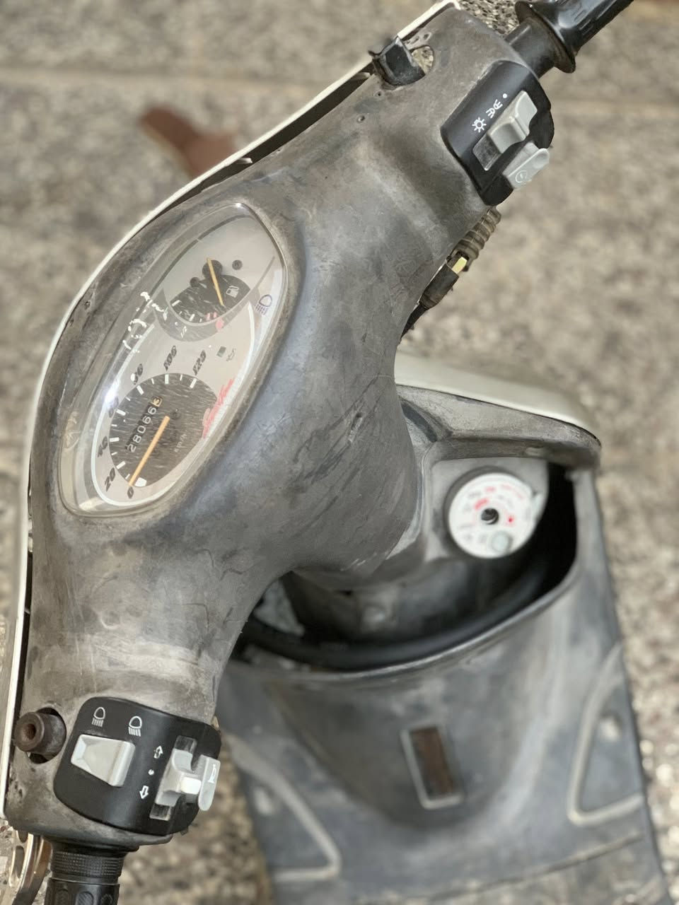 سلام عليكم دراجه ماكس منغولي 55
مكفوله من التبخير و التنقيص 
كهربايات كله شغاله 
صالنصه FM
هندر /سلف شغال 
لايت عالي ناصي شغال اشاره شغاله 
مكاني بغداد العبيدي السعر ٣٥٠
رقمي ***********
