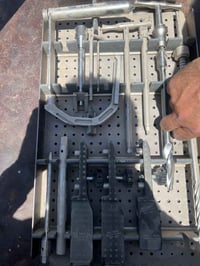 ادوات طبيه لعمليات الكسور عندي كميه للتواصل على 07711156146