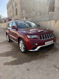 جيب شاروكي موديل 2014 فئه سومنت خليجيه كفاله عامه بيه ملاحظات بسيطه هي...