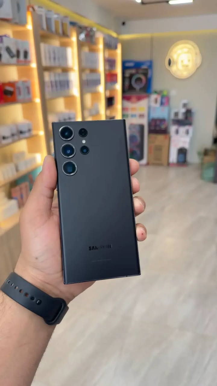 Samsung S23 Ultra 🩶
جهاز كلش نظيف 
الذاكرة 256GB 🥰
الرام 12GB 😍
المعالج Snapdragon 8 Gen 2❤️‍🔥
كاميرا 200 ميجابكسل 🔥
البطارية 5000 مللي أمبير 
مستبدل شاشه اصلية
شاشة مقوصة 
بصمة بالشاشة
دبل سيم  
قلم شغال 
جهاز غني عن التعريف
السعر 650 الف فقط 
المكان النجف الاشرف 
البراكية شارع مطار القديم 
للاستفسار 
***********
