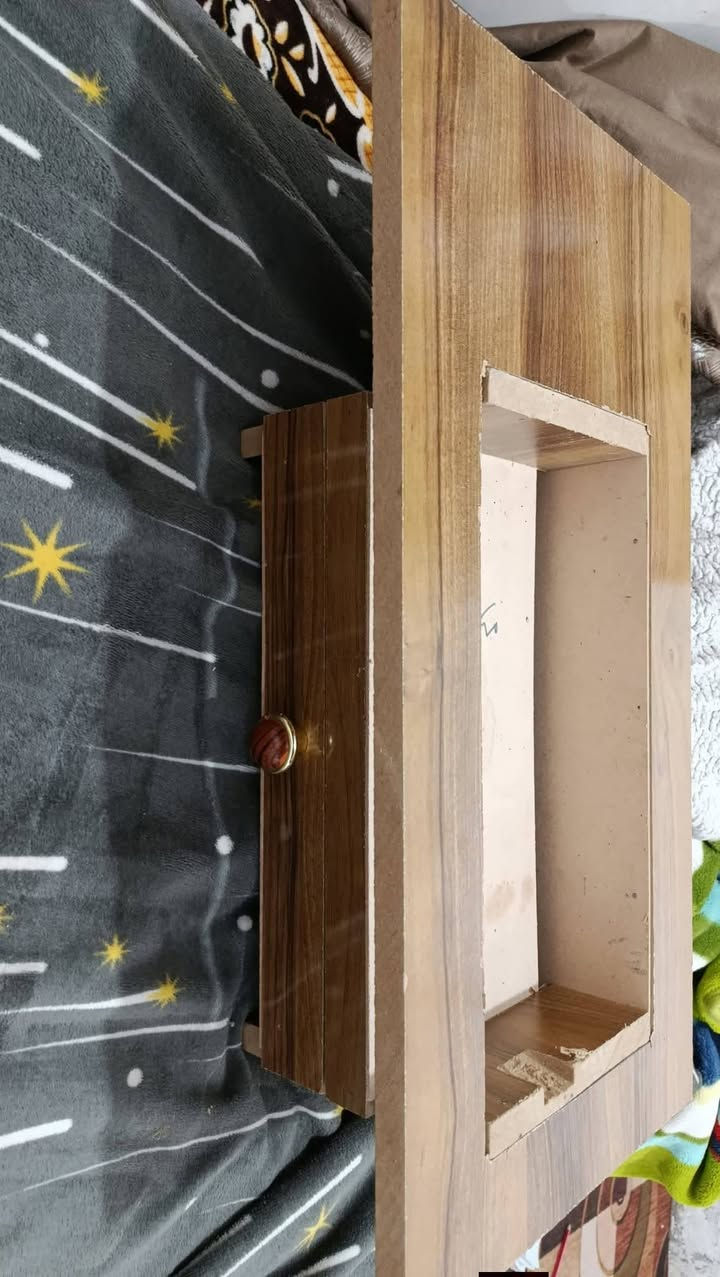 مكينه بعدها بالكارتون والميز للبيع اشتريتهه ومااعرف اخيط بيهه المكان ثوره


**إذا كنت صاحب هذا الإعلان وتريد حذفه لأي سبب، رجاءا أرسل رسالة إلى الدعم الفني**