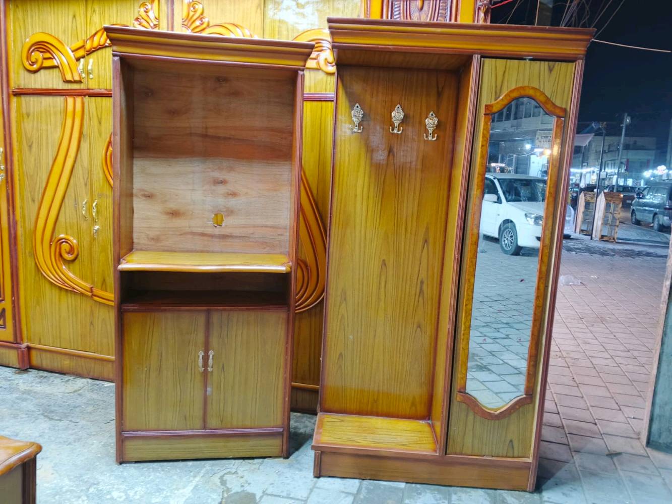 سلام عليكم عندي هاي الغرفه البيع اريده 600وبيه مجال