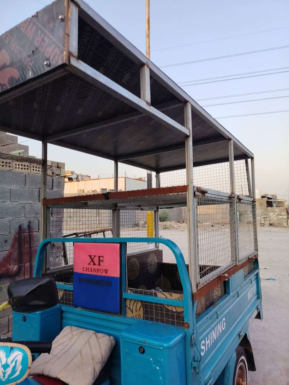 السلام عليكم للبيع محجر صقر سعر 100وبيه مجال مكاني مدينه الصدرداخل بالخير ***********
