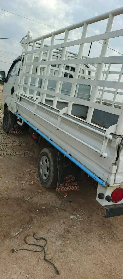 سلام عليكم
كيا حمل حلوه  بدون محجر  2013
رقم بصره بسمي تحويل ثاني يوم بغداد مكاني رقم 
السعر ب80 وبيه مجال رقمي 0773 154 0881
