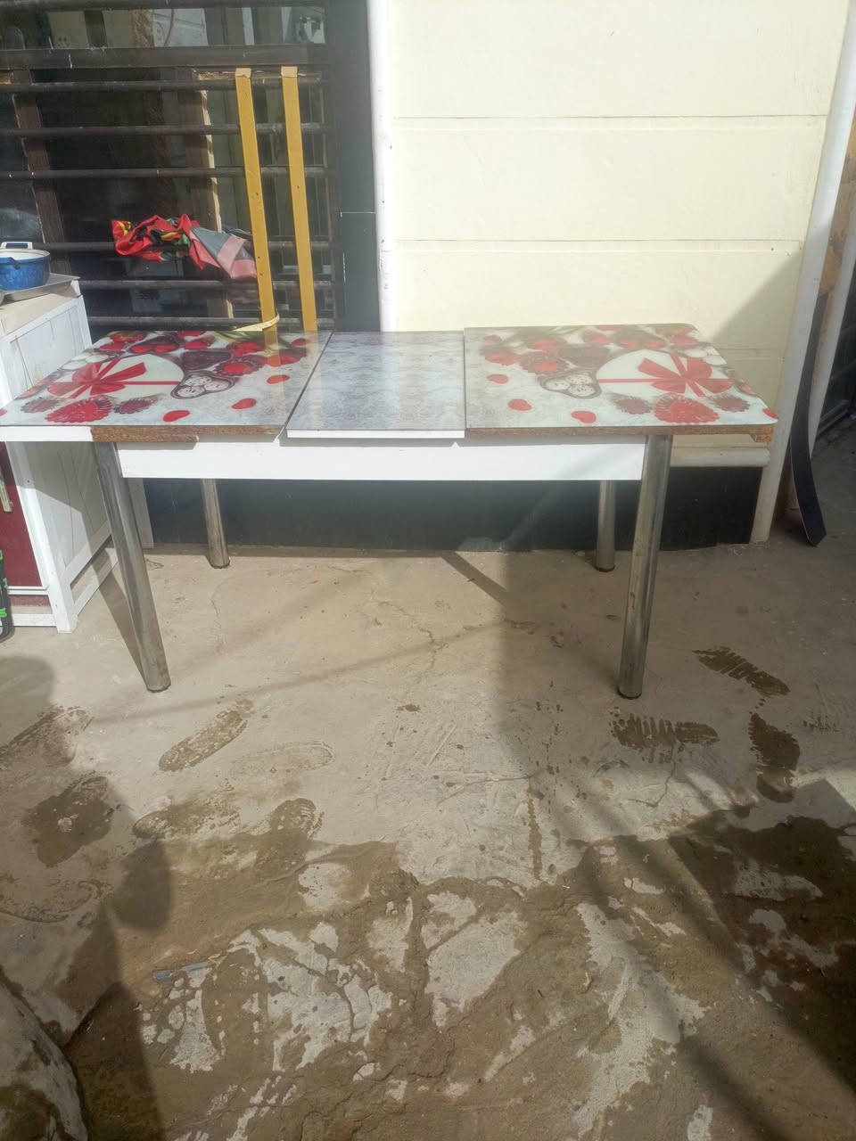 كاونتر 4 قطع مترين بمتر ونص سنك
ڱڵـه  مرمر تسكام ونضيف سعره 425
ميز طعام بدون كراسي 30 سعره 
مكان بابل كفل ***********
