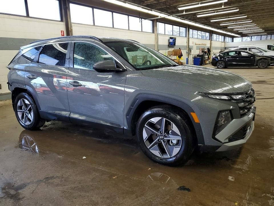 { اعــــــــــــــــــلان 🚗 مــــــــــــــــــــــزاد }
    #العالمية اقوى العروض من المزاد نقدمها لكم ... 

🟢 نوع السيارة : Hyundai Tucson
📌يمكن ادخالها على كتاب ذوي الشهداء📌
🟢الموديل : 2026
🟣 يوم المزاد  : 9_3_2026 الثلاثاء 
🟢عداد المسافة :  14051 ميل 
🔵 حجم المحرك : 2500 سلندر V4
🟣 ناقل السرعة : اوتوماتك
🟡 الضرر : كما موضح بالصور 
✅ للمزايدة على السيارة الموجودة في المنشور يرجى الحضور الى المكتب الساعة الرابعة مساءاً لغرض توضيح تكاليف السيارة لحين وصولها الى العراق 
🔸 الشركة تقدم تقرير كشف اضرار (CARFAX) مجاناً 
🟣 شراء السيارات لمن لديه كتاب معوقين ونقلها الى بغداد
🟢 نقل السيارات الى الامارات وتصليحها ونقلها الى اقليم كردستان 
                  عنوان المكتب 🚕
 ديالى - بعقوبه - المفرق _ قرب شركه كرافت
يوجد لدينا وكلاء في جميع المحافظات 
 ☎️ للأستفسار يرجى الاتصال على الرقم 
                         📞
  
*********** عباس القره غولي 
***********
*********** عمر السامرائي 
                               
       ٰنشُڪرٍ ثقٌتڪم بَنآ وُتعٍآملُِڪم معنا
‏‎#شُــرٍڪــة آلُِـعالمية خـيآرٍڪم آلُِآفُضلُِ
@الجميع
