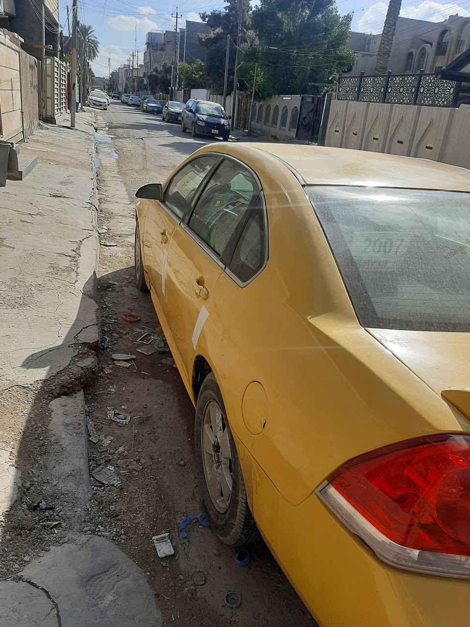 سياره امبالا موديل 2010 سنويه مجدده لغايه 2027 فيها طقطخات ومصلحه سعر 60 ورقه موبايل ***********
