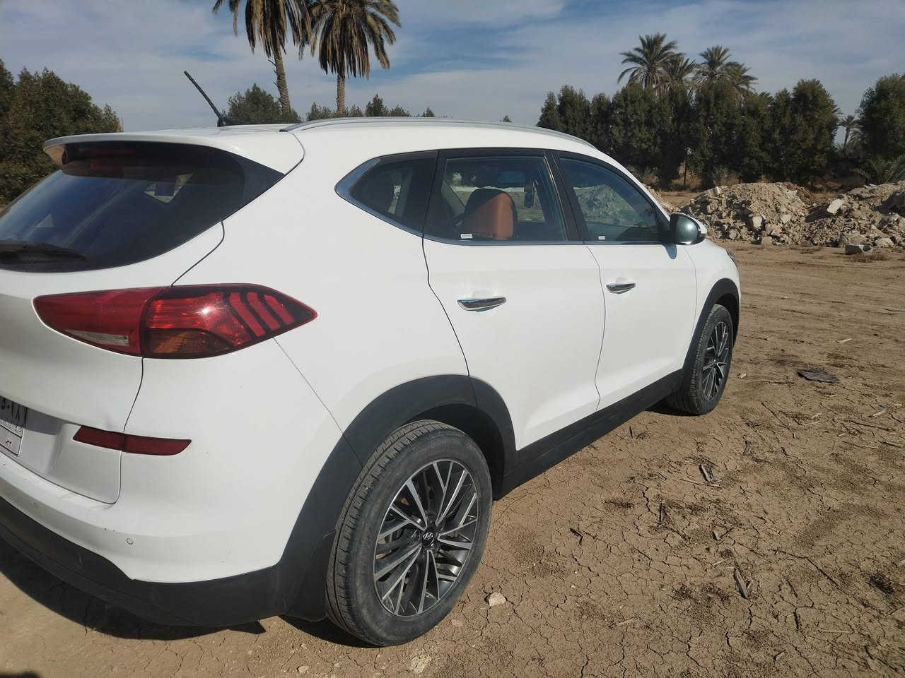 اللهم صل على محمد وآل محمد الطيبين الطاهرين
توسان ٢٠١٩ خليجي..
سيارة مكفوله والسونار مرفق بالصور
محرك ٢٠٠٠ /تبريد قطعتين/ ماشيه ٩٥ الف/
٥ عدسات لايت زنون / تخم تاير جديد/ سنوية باسمي ٢٠٢٩/ رقم بابل/ داخل صاج / تحكم ستيرن/ اشارة مري وشفط/ ارضية جلد /فول مواصفات عدا البصمه .
بيه شخط بالبنيد شبر فقط  وباب السايق موضح بالسونار 
والي ياخذه بالعافيه عليه وشايف كل الخير
مايعجبك المنشور علق يا الله..
السعر١٩٢ $
وبيه مجال للشراي
***********
مكان السياره بابل /جبله
