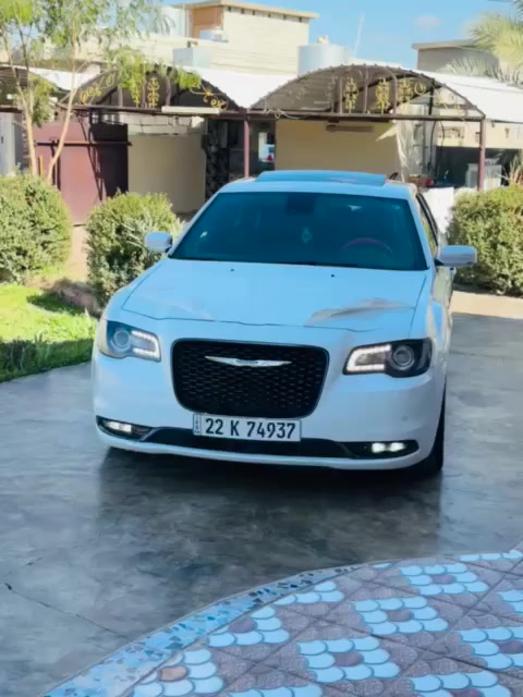 السلام عليكم ورحمة الله البيع وبامه موديل 22 فول فول موصفات S 300 السياره كفاله عام بدون اي ضرر سياره نضيفه حيل ستخدام شخصي سنويه ورقم جديد تحويل مباشر خاص مقفل اتصل عل صاحبهه *********** السعر 350
