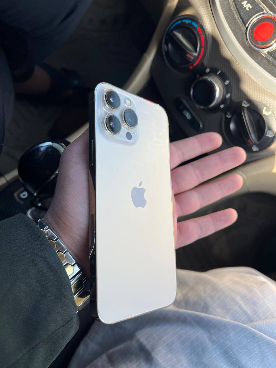 ايفون 13 برو ماكس
ذاكرا 256 
بطاريه 87 بلادي 
نموذج M
تك سيم 
شرط ما مفتوح ((ضد الماء))
جهاز شرط وضمان تاخذه
السعر 665
‏‪***********
‏‪***********‬‏
بي مجال حك لجيا فقط
