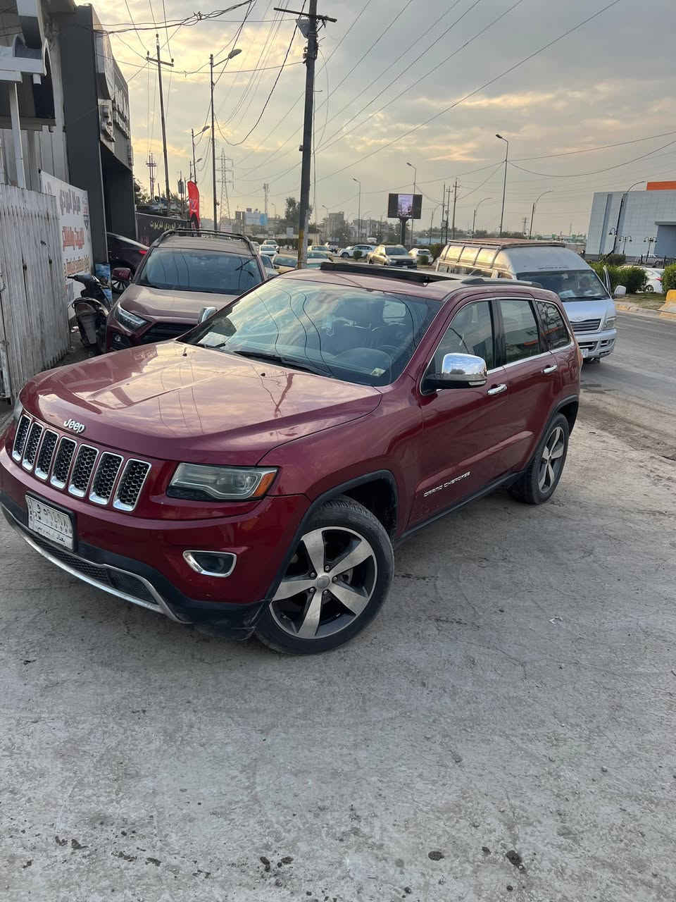 السلام عليكم 
جيب 2014 لمتد 
فول بانراما 
مكينه كير تبريد كفاله 
صدر كامل امامي خلفي جديد 
كاردنات ثنين جدد 
مشط ستيرن جديد 
رقم بغداد حولته انكليزي باسمي 
تحويل مباشر 
قبل سبوع سنويه ل 2031
السياره حادثها خلفي
وبيها كم قطع صبغ 
سعر 165 بيها مجال جدا قليل 
مكان السياره بغداد 
***********
