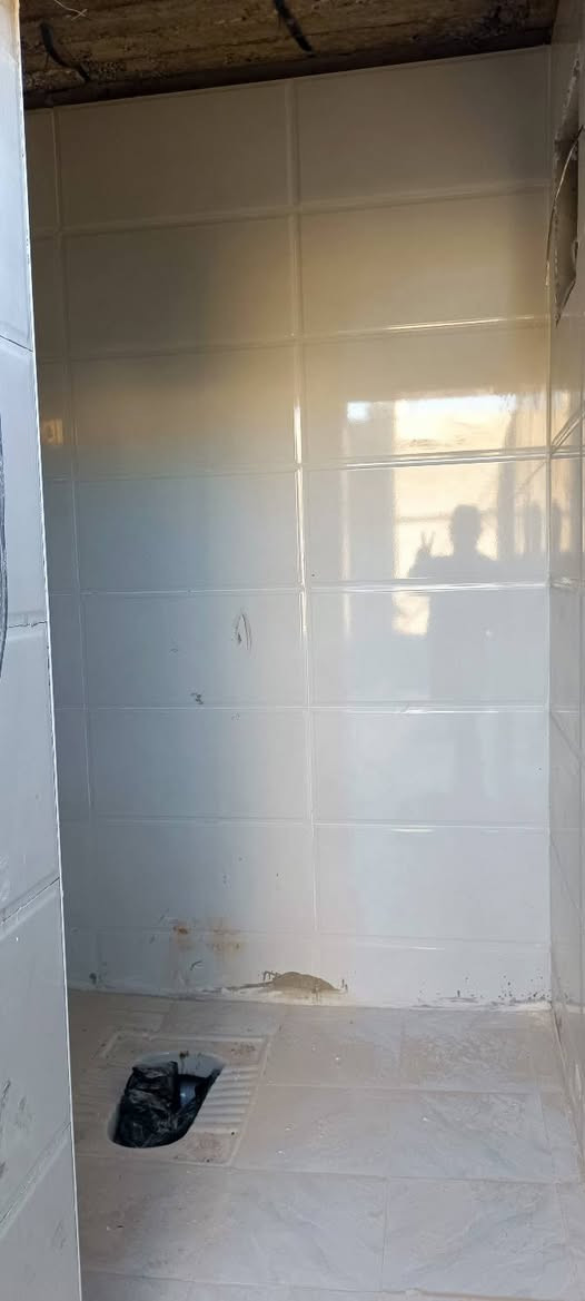 ✨ إعــــلان بيع أو مراوس✨
🌿بيت ١٢٠م طابقين: أربع غرف نوم ودبل صالة واستقبال وتخاريج.

🤚#البناء :الأساس والسقف كونكريت ،ابلوك ،والارضية بورسلين .

💰#السعر: ٦٥ مليون دينار عراقي .

🚖 #العنوان: النجف الأشرف حي الرحمة ،القطاع الأول.

🗣️هذا البيت يرهم بيع ويرهم مراوس مع الفارق .

💫 للاستفسار خاص 📥 أو مراسلة صاحب الشأن نفسه:

***********
