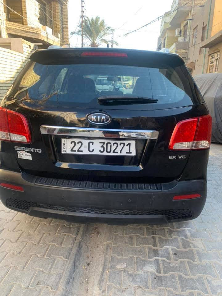 سلام عليكم سورنتو 2013 وارد أمريكي حادث بنيد فقط الباقي مكفول
محرك 6سلند دوش
٧راكب
فول مواصفات لمتدد
بنروما سقف طكتين
بصمة أبواب
بصمة تشغيل
شاشة كامرة
اشاير بل مري
كشنات كهربأ
تدفىة بل كشنات
تبريد ٣قطع
للسفسار *********** 
مكان السيارة بغداد المحمودية
