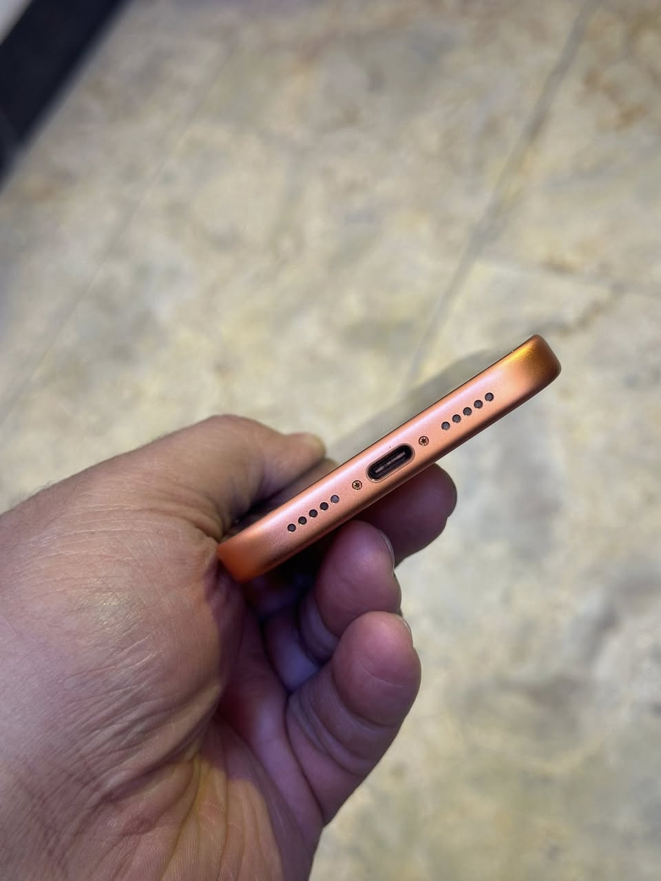 سلام عليكم ايفون 17 برو عادي ضمان ABM ذاكرة 256 بطارية 100‎%‎ عدد دورات الشحن 90 عنوان بغداد مشتل متواجد تصال فقط *********** سعر مليون 700
