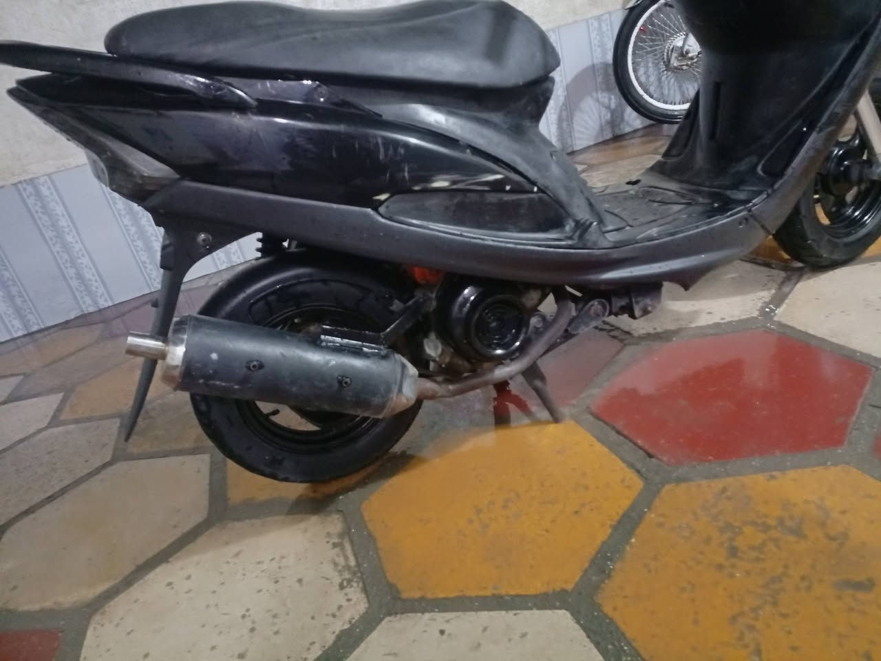 سلام عليكم دراجه ماكس عدله نضيفه  شغاله هندر مكينه ناعمه صالنصه صجميه  كهربائيات كامله خير من الله 50 بلاد شلعه ومعدل باقي تفاصيل واتساب او علا هذا الرقم بيك خير وتدلل ***********
