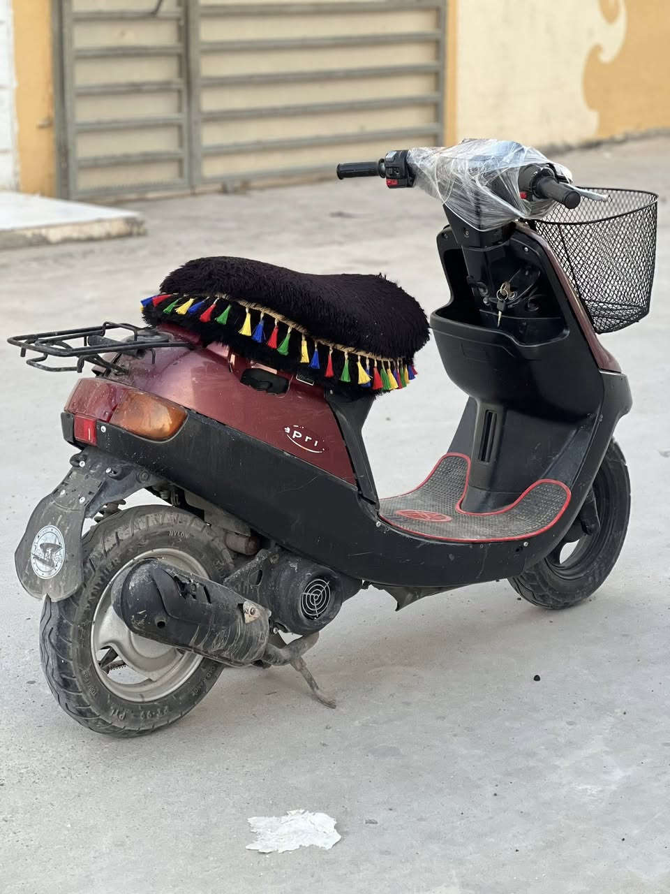 يامها بطه نضيفه نص هندر يشتغل مال جناي كهربائيات كامل تايرات نضيفه مرتبه مبيها عيب سعرها ٢٠٠ وبي مجال❤️
***********
