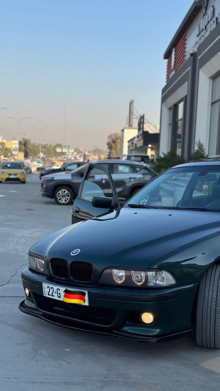للبيع 
BMW-E39-1996-525i
1-سلايت جام طكتين
2-اربع جامات اوتو
3-كشنات M جلد مال2000 خمس وضعيات 
4-صاج اسود M
5-ابواب كارتير 
6-سقف 2000
7-ستيرن تحكم كهرباء 
8-مرايات كهرباء
9-كير تبترونك
10-منضومه زينون 
11-دعاميات امامي خلفي M 
12-ترايش لايتات M 
13-عليها شفه امامي M  

تبريد شغال تدفئه شغاله 
طخم تايرات شادلها قبل يومين 
السياره بدون اي نقوصات 
صبغ عام جماليه 
هزه زائد منظومة غاز وفحص جديد السياره باسمي  
المكان بغداد 
السعر (95) وبيها مجال ‏‪***********‬‏
