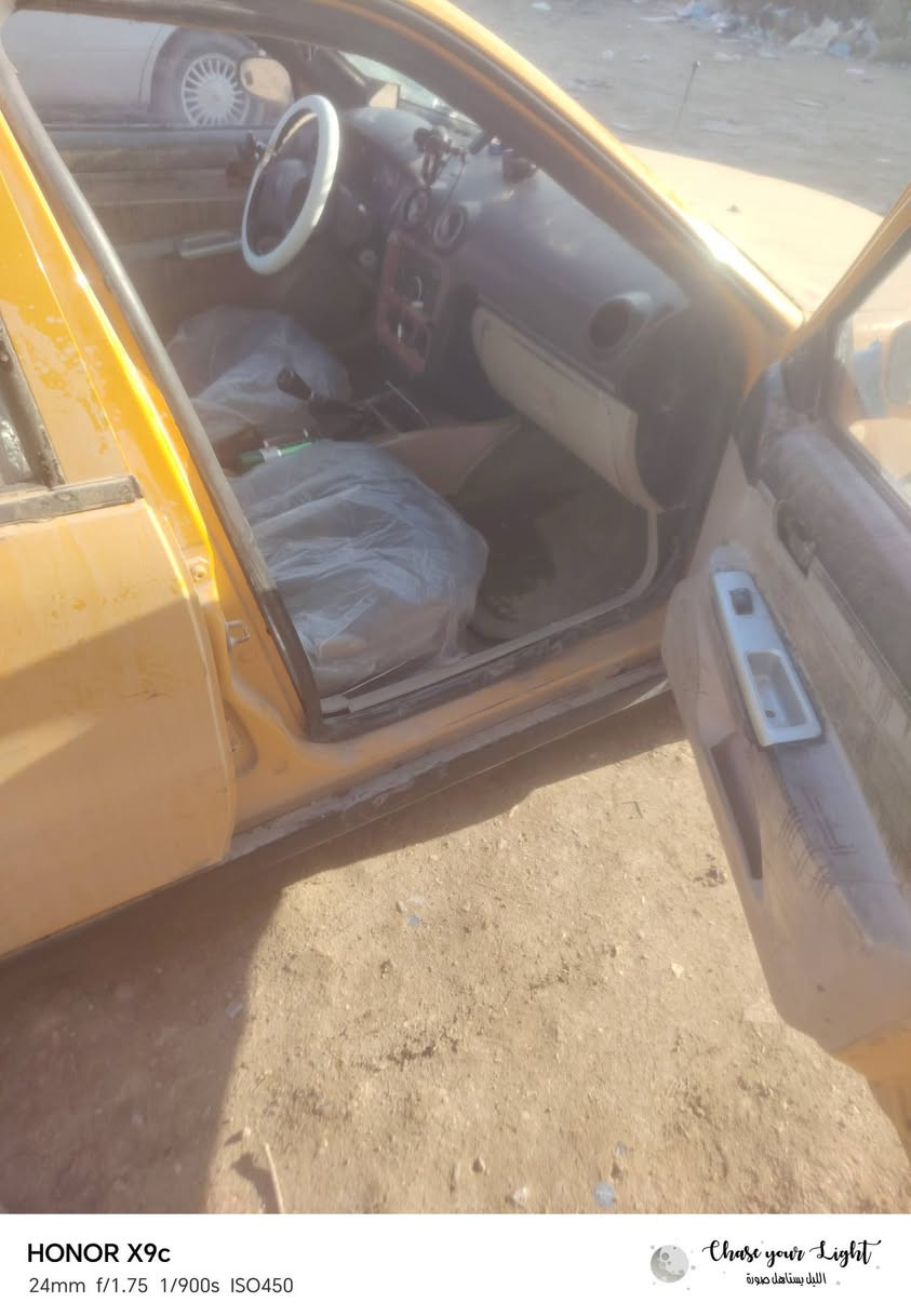 سلام عليكم شباب سياره سيكي البيع سياره ناعمه كير مكينه نضاف داخل جديد سياره هايزه صبح وبيه خياسات رقم ألماني سنويه حضم عاج صغيره تبريد شغاله ثلج دايرات ٤جددد سعره ١٢ورقه وبيه مجال هذ رقمي ***********
