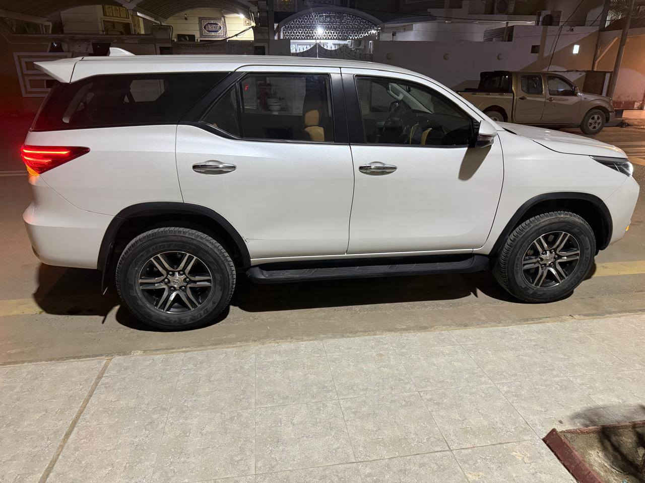 فورتشنر 2024
4 سلندر 
محرك 2700 
ماشية 12 الف 
7 راكب 
مري شفط 
اشاير بالمري 
3 وضعيات قيادة ECO/ Normal /power
H2   دفع ثنائي خلفي 
H4   دفع رباعي 
L2    دفع رباعي للطرق الوعرة 
  
السيارة كفالة عامة 
رقم السيارة ذي قار 
السنوية بإسمي لحد سنة 2029
السعر 315$
مكاني ذي قار 
للاستفسار ***********
