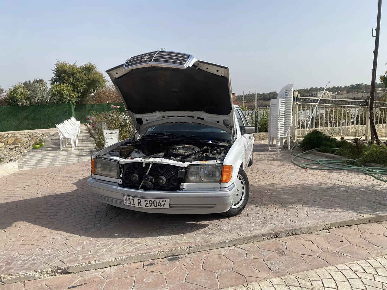 سلام عليكم مرسدس باب قصير سياره على بلاديه كله غرفه بلاديه مكينه ماملعوب بيه تايرات جداد صدر امامي خلفي تبريد ثلج (ملاحظه سياره بيه قطع صبغ مو كله )***********
