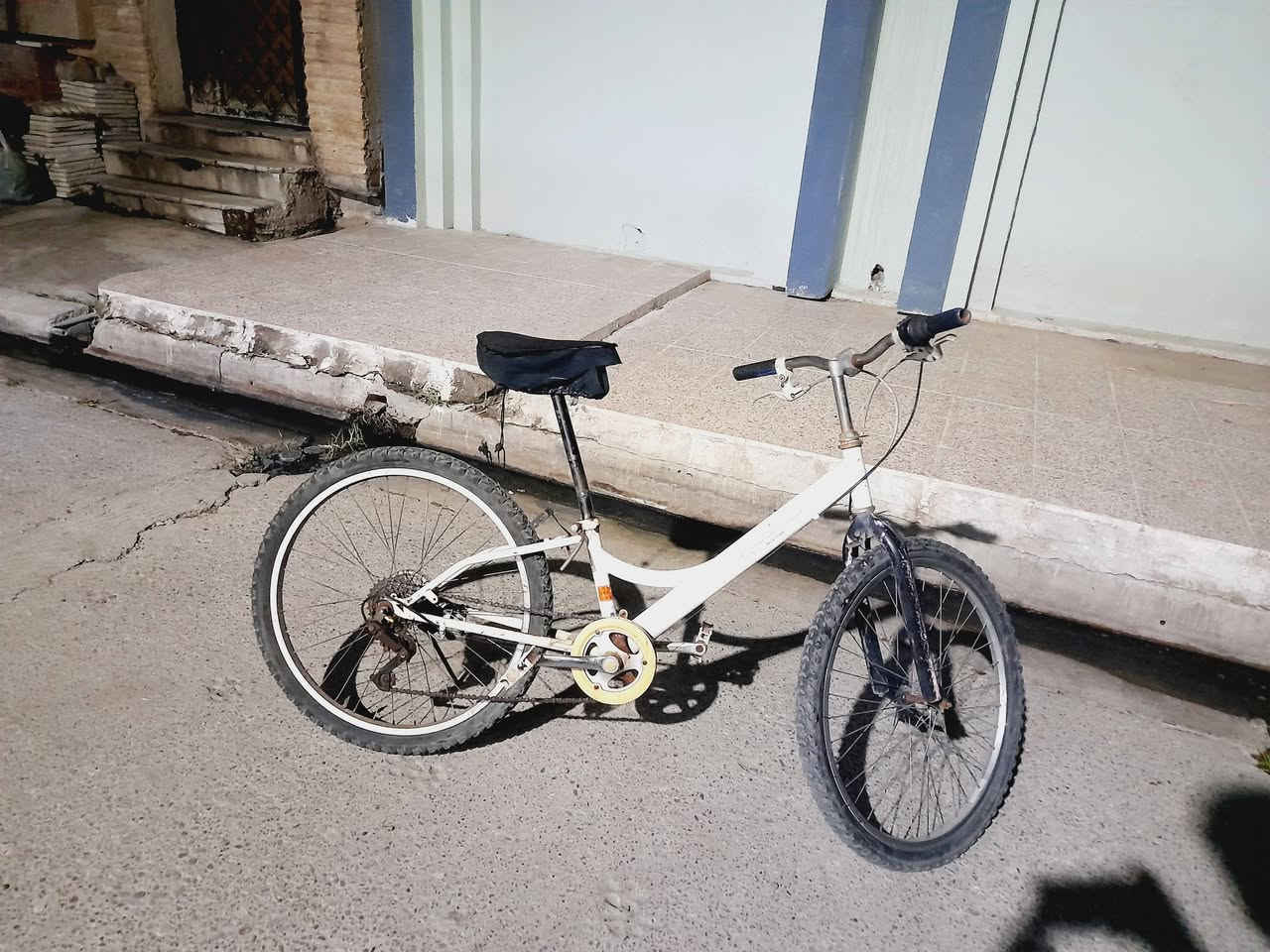 بايسكل للبيع جانب الأيسر حي الصديق بسعر 50 وبي مجال الشراي يجي خاص


**إذا كنت صاحب هذا الإعلان وتريد حذفه لأي سبب، رجاءا أرسل رسالة إلى الدعم الفني**