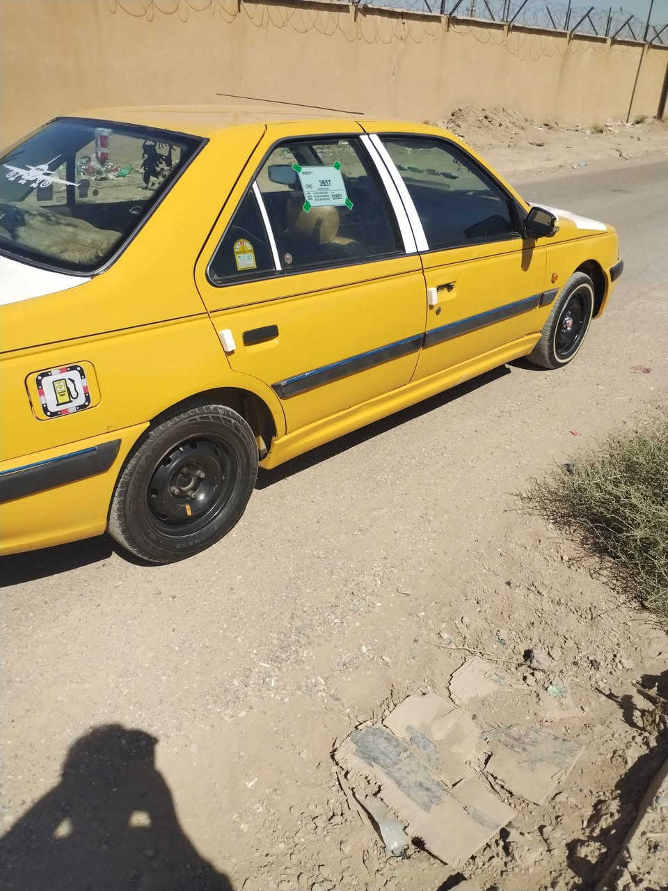 السلام عليكم بيجو بارص موديل ١٥ سياره محرك وكير مكفوله سياره بيه جاملغ مامي صبغ فقط باقي سياره مكفوله بسمي رقم جديد دولي  مكان سياره بغداد الحسينيه مال المعامل السعر ب٤٥ وبيه مجال شراي يتصل ***********
