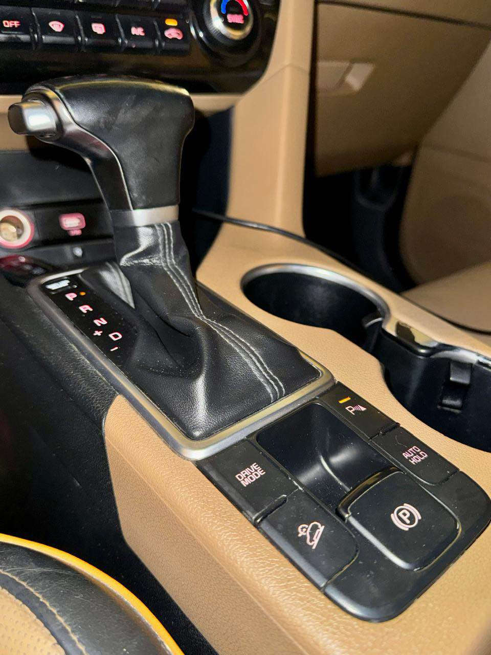 #️⃣ كيا سبورتاج خليجي 2019 GT Line

🚗 جيتي لاين فول الفول (1/1) خليجي 
📄 مكفولة صبغ وتبديل عدا مكانين بارد صغار

🔧 محرك 2000 دوش
📟ماشية 86
✨ بنوراما – جلد لونين – دبل كشن كهرباء
📱 شاشة أصلية GPS – أريل نافيكيشن
🔑 بصمة تشغيل – شاحن وايرلس
💡 زنون بلادي + بك لايت LED
📡 حساسات أمامي وخلفي
🛞ويل 19 GT Line
🎮 تحكم كامل ستيرن + شفتات كير
🚪 صندوق كهرباء – سايد بريك بصمة

📍 بغداد الكريعات او حي تونس 
🪪 رقم بغداد دولي باسمي الجديد
📅 سنوية جديدة
*********** بغداد, العراق
