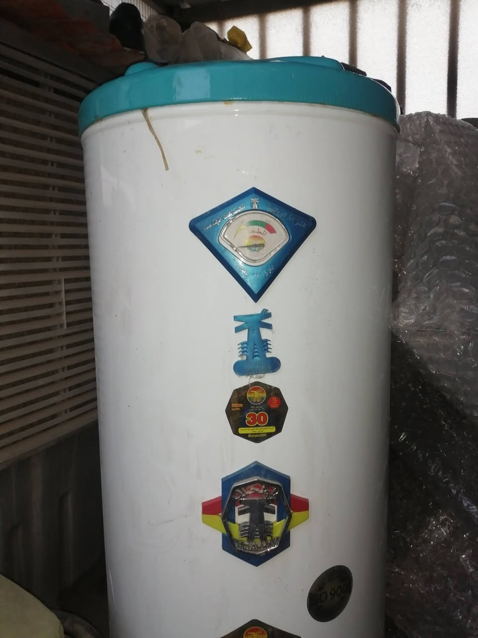 سلام عليكم.... سخان كهربائي للبيع حجم 120....التواصل مع رقم... ***********
