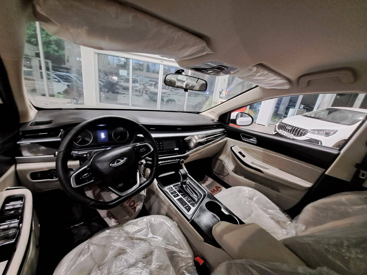 اريزو فايف موديل ٢٥
رقم بغداد مميز البارحه رقمت
ماشيه 1500
غرضها كامله حته الكاعيات بعدهن بل جيس 
دفتر ضمان ٦ سنوات 
السياره وكالة السراب 
كلشي ممفتوح بيها 
للبيع سعرها ١٢٥ 
سعر الشركة 19،300 مليون 
يعني ١٢٩
للبيع او مراوس بي واي دي كن بلاس 
مكاني بغداد حي الجهاد 
***********
